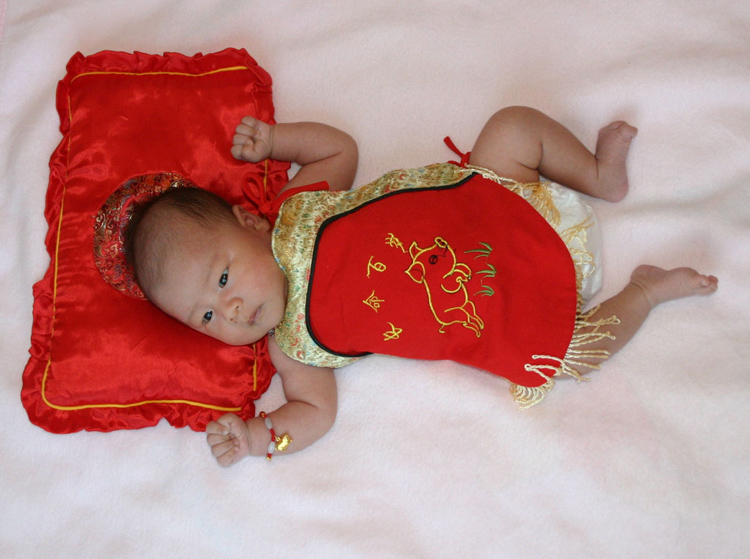 29. Henry at One Month June 26, 07