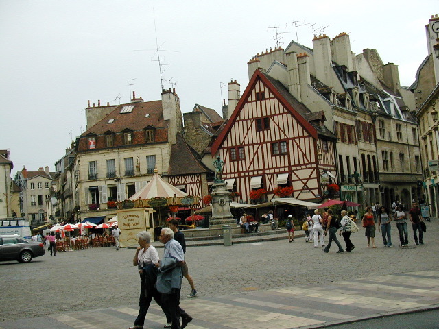 122DijonSquare