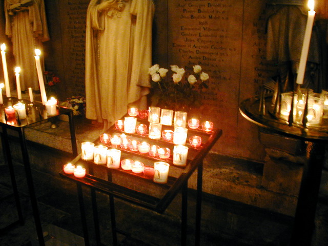 129NotreDameCandles