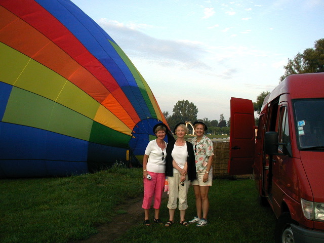 082NancyMaryBethBaloon